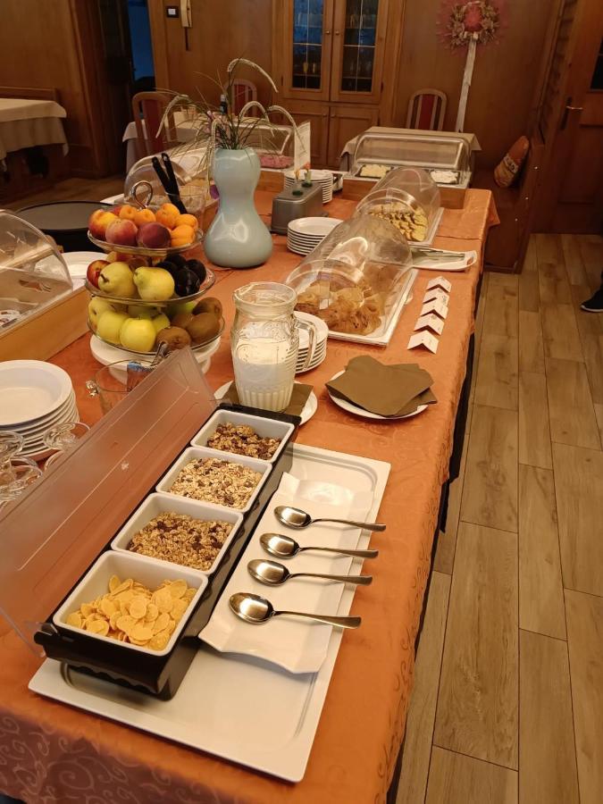 Albergo Ristorante Cacciatori Auronzo di Cadore Exterior foto